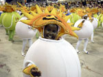 O solzinho Cau, mascote do Rio/2007, foi lembrado na avenida