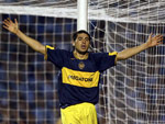 Riquelme comemora um de seus gols, que deram o ttulo ao Boca Juniors