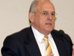 Nelson Jobim afirma que criar uma secretaria-executiva do Conselho de Aviao Civil (Conac) para acompanhar a execuo das tarefas da Empresa Brasileira de Infra-Estrutura Aeroporturia (Infraero) e da Agncia Nacional de Aviao Civil (Anac) 