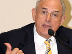 Ministro da Defesa, Nelson Jobim, depe na CPI da Crise Area do Senado 