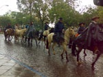 Lajeado - os cavalarianos realizaram uma cavalgada que saiu do bairro Alto do Parque e seguiu em direo ao centro da cidade