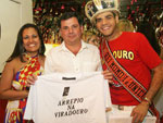 Marco Lira, presidente da Viradouro, recebe o Rei Momo Alex 
