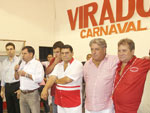 O presidente da Viradouro Marco Lira anuncia o samba vencedor com a presena da diretoria da LIESA 