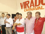 O presidente da Viradouro Marco Lira anuncia o samba vencedor com a presena da diretoria da LIESA 