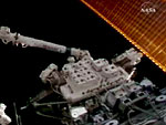 Mike Suffredini, diretor do programa da ISS, disse que o dia adicional permitir examinar lascas de metal