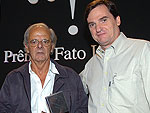 Srgio Faraco, vencedor na categoria Personalidade Literria, ao lado de Rubens Bordini, representando do Banrisul