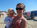 Adrilia com Valentina: a segunda semana de praia da menina de sete meses