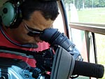 Nosso cinegrafista, Valquer da Rosa, em busca do melhor angulo para nossa imagens areas no Esprito Santos