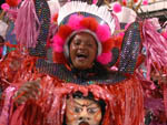 O luxo das fantasia chegou a ser comparado  grandeza do Carnaval carioca