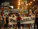 Bloco do Passe Livre desfila na avenida Procpio Gomes