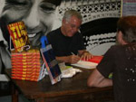 Nelson Motta na sessão de autógrafos do livro Vale Tudo - Som e a Fúria de Tim Maia      