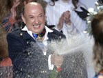 Francis Montesinos comemora o sucesso no final da apresentao da grife