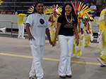 A tribo Os Comanches abriu o Desfile das Campes do Carnaval de Porto Alegre 