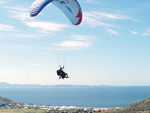 Visual fica ainda mais deslumbrante, no morro da Praia Brava, a partir do Vo de parapente