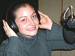 Julia Barth fazendo a voz da personagem Val