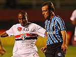 Os dois times fazem uma partida sem emoo, criatividade e com poucas chances ao gol