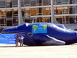 Greenpeace levou uma baleia inflvel para protesto em Braslia