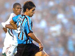 Lateral Felipe Mattioni jogou no lugar de Paulo Srgio, suspenso, e teve tima atuao