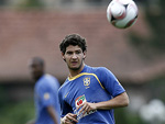 Alexandre pato est na briga por posio no ataque
