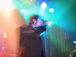 Ian McCulloch lidera a banda com classe