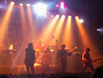 Grupo revezou clssicos do ps-punk ao vivo