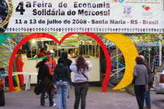 Expositores e visitantes que já estão na cidade estavam no no Centro de Referência Dom Ivo Lorscheiter para organizar os estandes - Charles Guerra