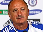 O tcnico deixou Portugal rumo  Inglaterra. Ele assumiu o comando do poderoso Chelsea. Ficou apenas uma temporada, porque foi demitido.