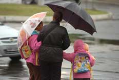 Porto-alegrenses enfrentaram frio e chuva na manh� de hoje&nbsp;-&nbsp;Ronaldo Bernardi