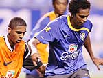 O atacante J, autor do segundo gol do coletivo desta segunda-feira