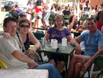 Sergio (marido), eu e meus amigos Ivone e Bonifcio na Festa da Sagrada Familia