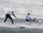 Surfistas cegos se apresentaram neste sbado na Praia da Vila, em Imbituba