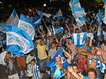 Torcida comemora o acesso  Srie A no Koxixos, na Beira-mar norte. A festa no tem hora para acabar