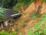 Deslizamento de terra no bairro Nova Esperana em Guaramirim