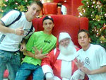 Shopping com amigos! Felipe Fantinel, Ricardo Batista, Papai Noel e Filipy