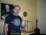 Eu, Ernani Appratto, mateando em minha simples cuia
