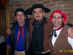 Da esq. p/ dir, nosso amigo Edson X. Chaves, Jairo Lambari Fernandes e eu, Joo Cardoso. Fomos de Cachoeira do Sul especialmente para ver o show do Lambari no Estncia de So Pedro
