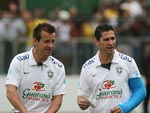 Antes do treino, o tcnico Dunga e o auxiliar tcnico Jorginho votaram nos melhores do Brasileiro 2008