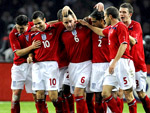 Alemanha 1x2 Inglaterra – Os jogadores da seleo inglesa comemoram o segundo gol sobre a Alemanha