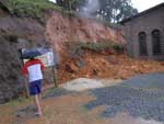 Deslizamento de terra atingiu igreja no Morro do Boa Vista, em Jaragu do Sul