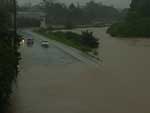 A avenida Beira Rio foi tomada pelas guas do rio Itajai Mirim, em Brusque