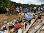 Em Jaragu do Sul, casa desaba e deixa trs mortos no bairro Tifa Martins 