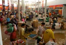 Popula��o invade supermercado em Itaja�&nbsp;-&nbsp;Patrick Rodrigues
