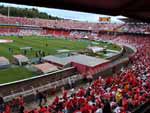 No fim da tarde, a torcida colorada j comeava a ocupar os espaos do estdio Beira-Rio