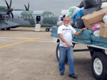 Donativos para os atingidos pela chuva em SC chegam ao aeroporto de Navegantes