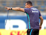 Faltando dois dias para o final do Campeonato Brasileiro, o t�cnico Celso Roth comandou o treino aberto na tarde desta sexta-feira, no est�dio Ol�mpico