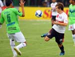 Desde o apito inicial, o So Paulo no deu chances para o Gois impor seu ritmo de jogo