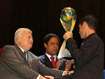O Atltico-GO, campeo da srie C, recebeu a taa da competio