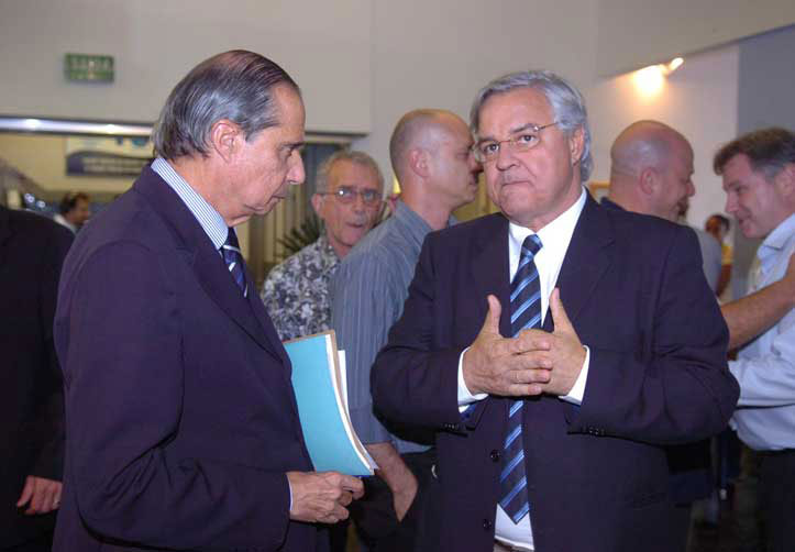 Na foto, os principais lideres aos quais o associado patrimonial desprovido de direitos deve pedir satisfações manda e-mails para conselho@gremio.net