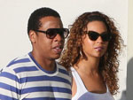 Beyonc assumiu o look perdi-minha-chapinha ao lado do marido Jay-Z, em Saint Bart's, no Caribe
