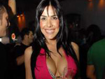 Camila Brito embeleza a noite de abertura 